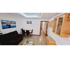 Edificio en Venta en Castellón con dos Viviendas Independientes y Local