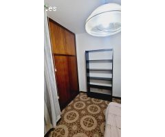 Edificio en Venta en Castellón con dos Viviendas Independientes y Local
