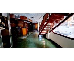 Venta de Local comercial- 4 viviendas