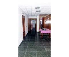 Venta de Local comercial- 4 viviendas