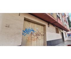 Venta de Local al lado de El Corte Ingles