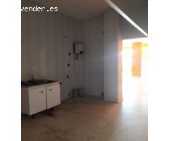 ESPECTACULAR LOCAL COMERCIAL A ESCASOS METROS DEL VIAL NORTE. POSIBILIDAD DE DOS APARTAMENTOS!! INVE