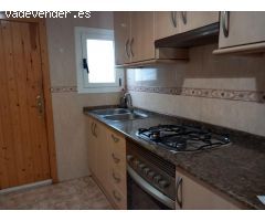 Casa de una planta con piscina y terreno llano de 860m²