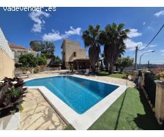 ESPECTACULAR CASA CON PISCINA Y JARDIN EN VALLIRANA