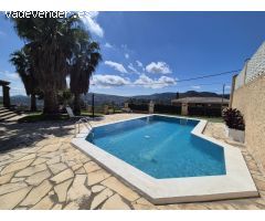 ESPECTACULAR CASA CON PISCINA Y JARDIN EN VALLIRANA