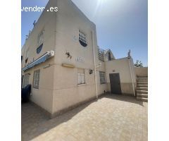 ADOSADO CON PISCINA COMUNITARIA Y SOLÁRIUM CON VISTAS DESPEJADAS