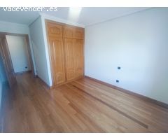 Piso de 3 habitaciones y 2 baños con garaje y trastero en La Pereda, Valdenoja