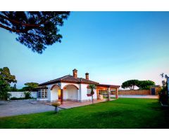 Exclusiva villa en venta en Chiclana, junto a Novo Sancti Petri – Playa, lujo y privacidad!!!