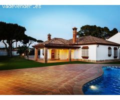 Exclusiva villa en venta en Chiclana, junto a Novo Sancti Petri – Playa, lujo y privacidad!!!