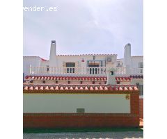 Exclusividad cerca de la playa, con piscina, golf y total seguridad