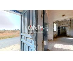 Naves más campo con casi 7.000m2