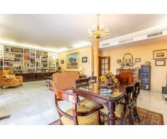 Exclusiva casa de 380 m² construidos en venta en el corazón de Nervión, Sevilla