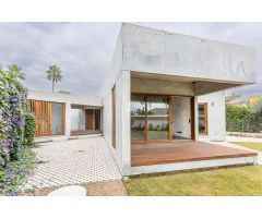 Exclusiva vivienda nueva en en venta en la Urbanización Pino Grande, Carmona. Sevilla