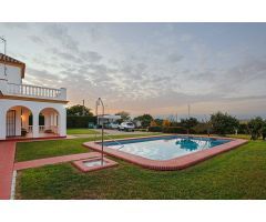 Exclusiva propiedad independiente en venta en Sanlúcar la Mayor, Sevilla