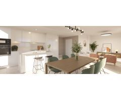 Ático con solárium y vistas al mar en venta en la zona de Guadalobon, Estepona. Málaga