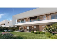 Descubra la exclusividad de vivir en una villa de lujo en El Campanario – Estepona