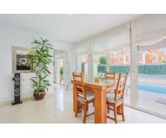Estupenda casa en venta en Olivar de Quintos, Montequinto. Sevilla