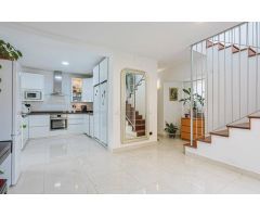 Estupenda casa en venta en Olivar de Quintos, Montequinto. Sevilla