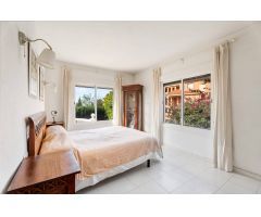 Oportunidad para inversión de esta villa en venta en La Reserva de Marbella. Málaga