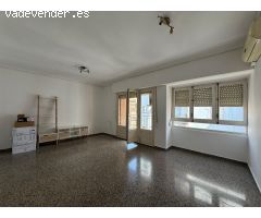 PISO DE 3 HABITACIONES CON BALCON JUNTO AL METRO
