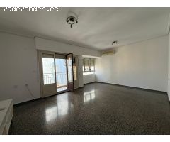 PISO DE 3 HABITACIONES CON BALCON JUNTO AL METRO