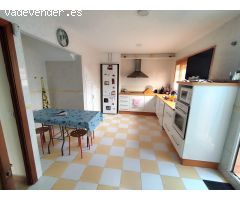 ¡Descubre esta maravillosa vivienda de dos plantas más sótano con garaje!