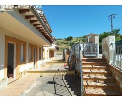 Chalet a estrenar, con parcela.
