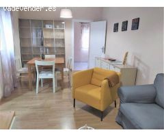 ¡Bienvenido a la oportunidad de adquirir un piso excepcional en el corazón vibrante de Cádiz!