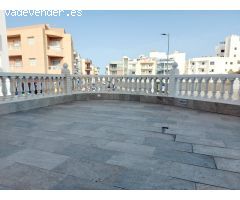 Local Comercial en Alquiler – Ubicación Céntrica con Gran Terraza
