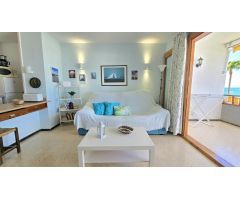 Encantador apartamento con balcón y vistas al mar