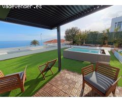 Espectacular villa con vistas al mar y piscina