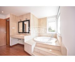 Casa con encanto y jardín en venta!