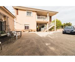 Chalet con piscina y gran parcela en plena huerta de La Albatalía (Murcia)