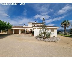 Chalet en venta en Ontinyent, a solo 200 metros del casco urbano