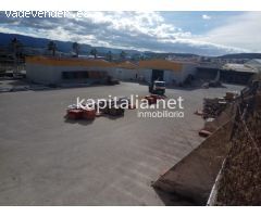 Solar y naves industriales en primera linea de carretera a la venta en Ontinyent