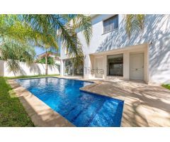 Chalet independiente de lujo en la exclusiva zona del Cabo de las Huertas.