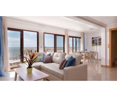 PRECIOSO PISO EN PRIMEA LÍNEA DE LA PLAYA DEL CAMPELLO.