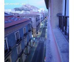 Estupenda vivienda en el centro de Alicante con vistas al Castillo.