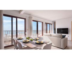 Vivienda en primera línea de Playa del Campello con fantásticas vistas al mar.