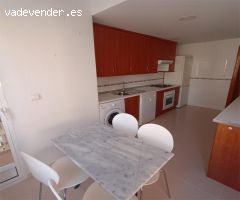 Amplia vivienda en la zona del Palmeral.