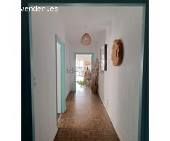Amplia vivienda con estupendas vistas al mar en la zona de Benalúa.