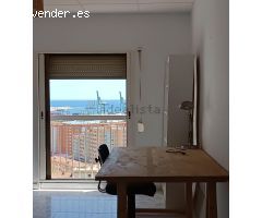 Amplia vivienda con estupendas vistas al mar en la zona de Benalúa.