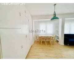 Fantástica vivienda en última planta en la zona del Centro Tradicional.