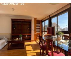 Amplia vivienda con vistas al Castillo Santa Bárbara en la zona del Mercado.