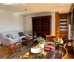 Amplia vivienda con vistas al Castillo Santa Bárbara en la zona del Mercado.