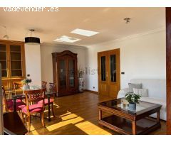 Amplia vivienda con vistas al Castillo Santa Bárbara en la zona del Mercado.
