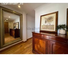 Amplia vivienda con vistas al Castillo Santa Bárbara en la zona del Mercado.