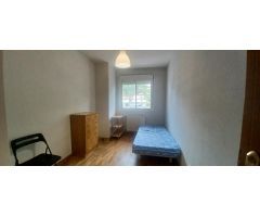 AMPLIA Y LUMINOSA HABITACIÓN  EN ALQUILER EN LA ZONA DE VALDEMORO. FINCA CON PISCINA