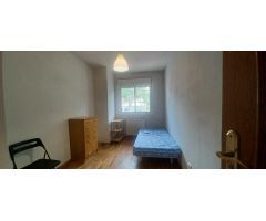AMPLIA Y LUMINOSA HABITACIÓN  EN ALQUILER EN LA ZONA DE VALDEMORO. FINCA CON PISCINA