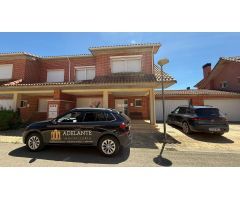 CHALET CON JARDIN EN QUICENA